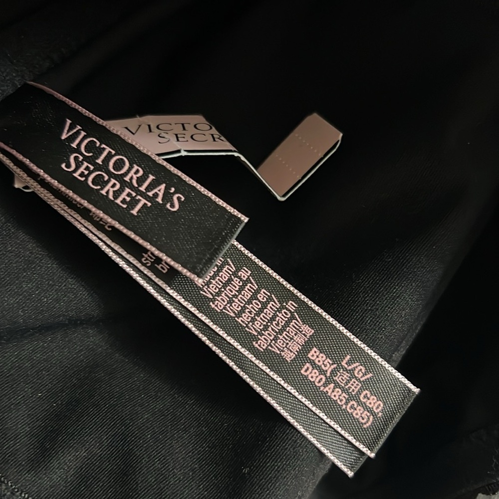 Victoria’s Secret Unlined Strapless - Picture 8 of 10